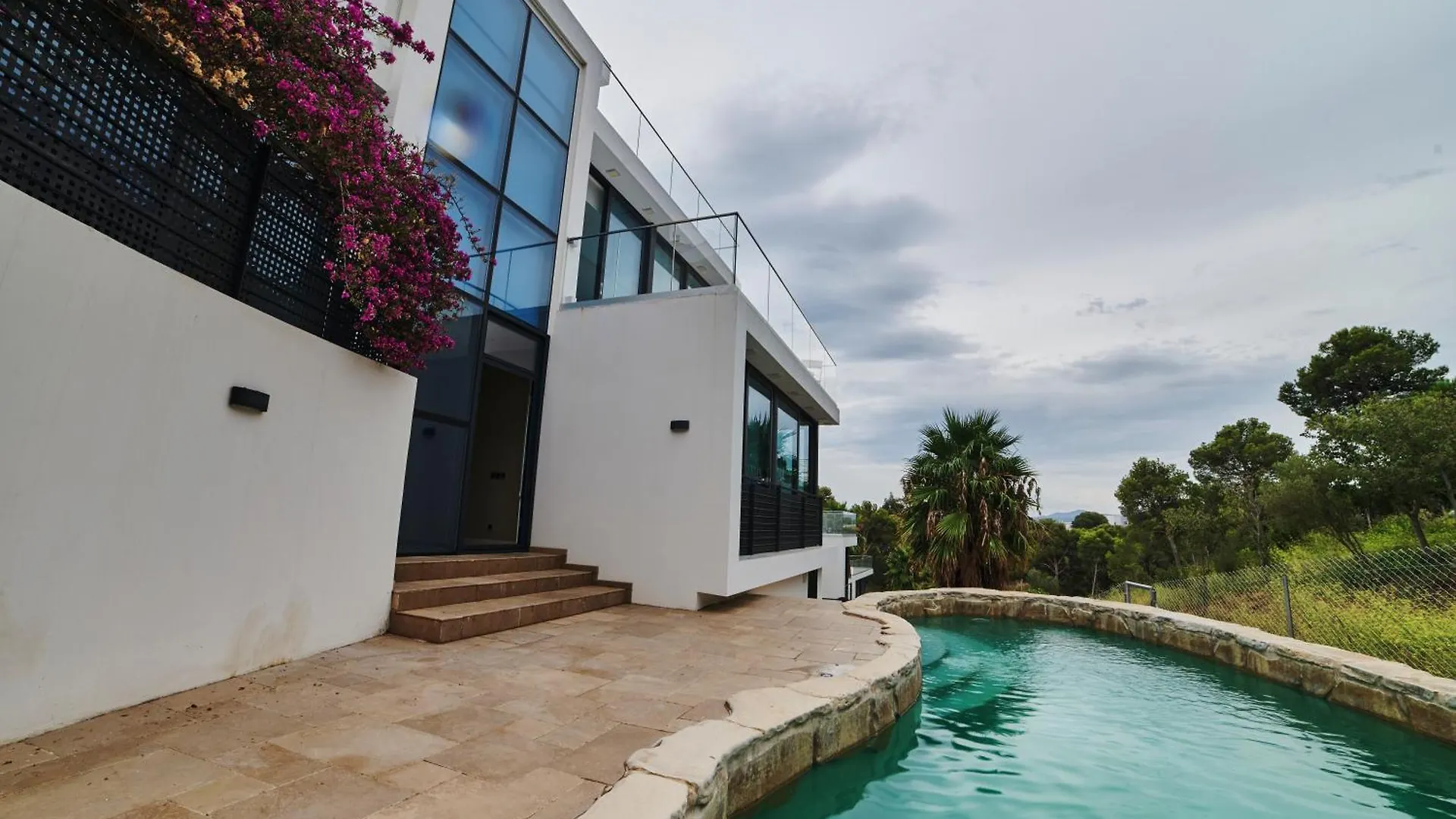 Villa Moderna Welcs Emp-097- Con Piscina Llanca Spain