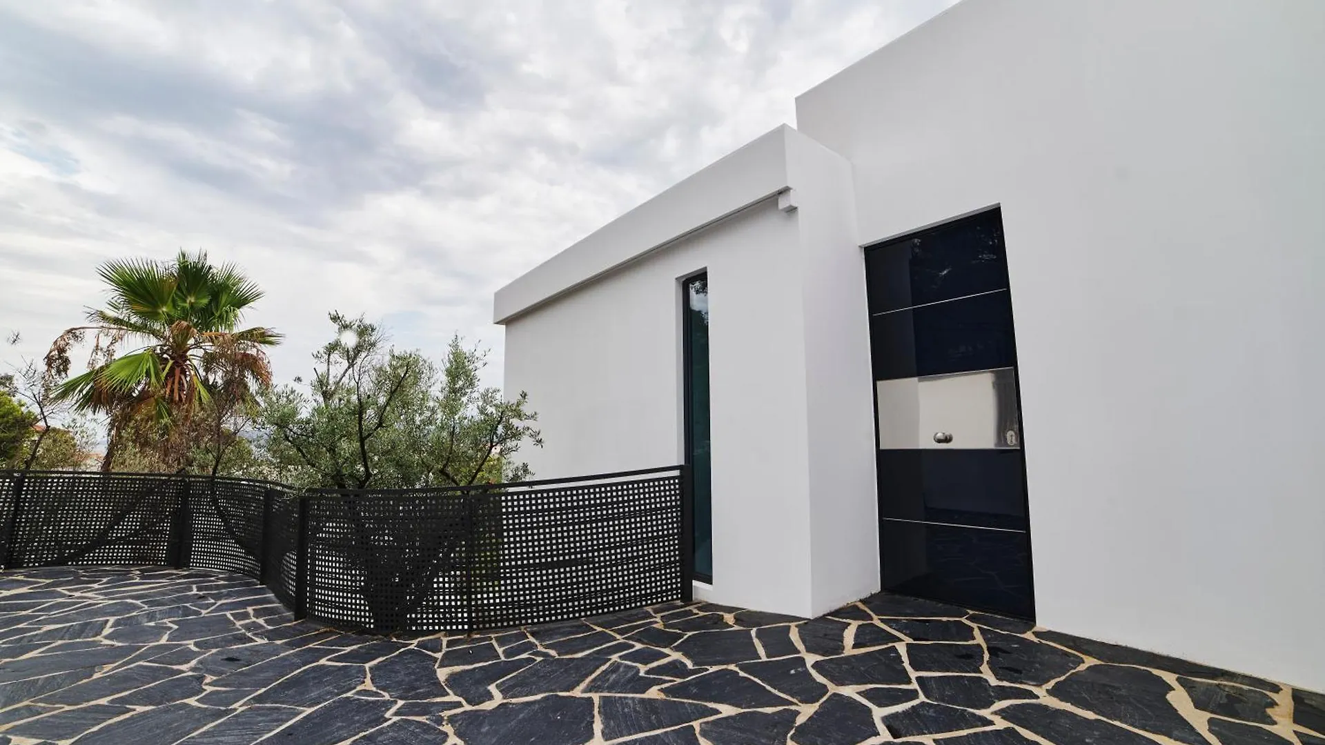 Villa Moderna Welcs Emp-097- Con Piscina Llanca Spain